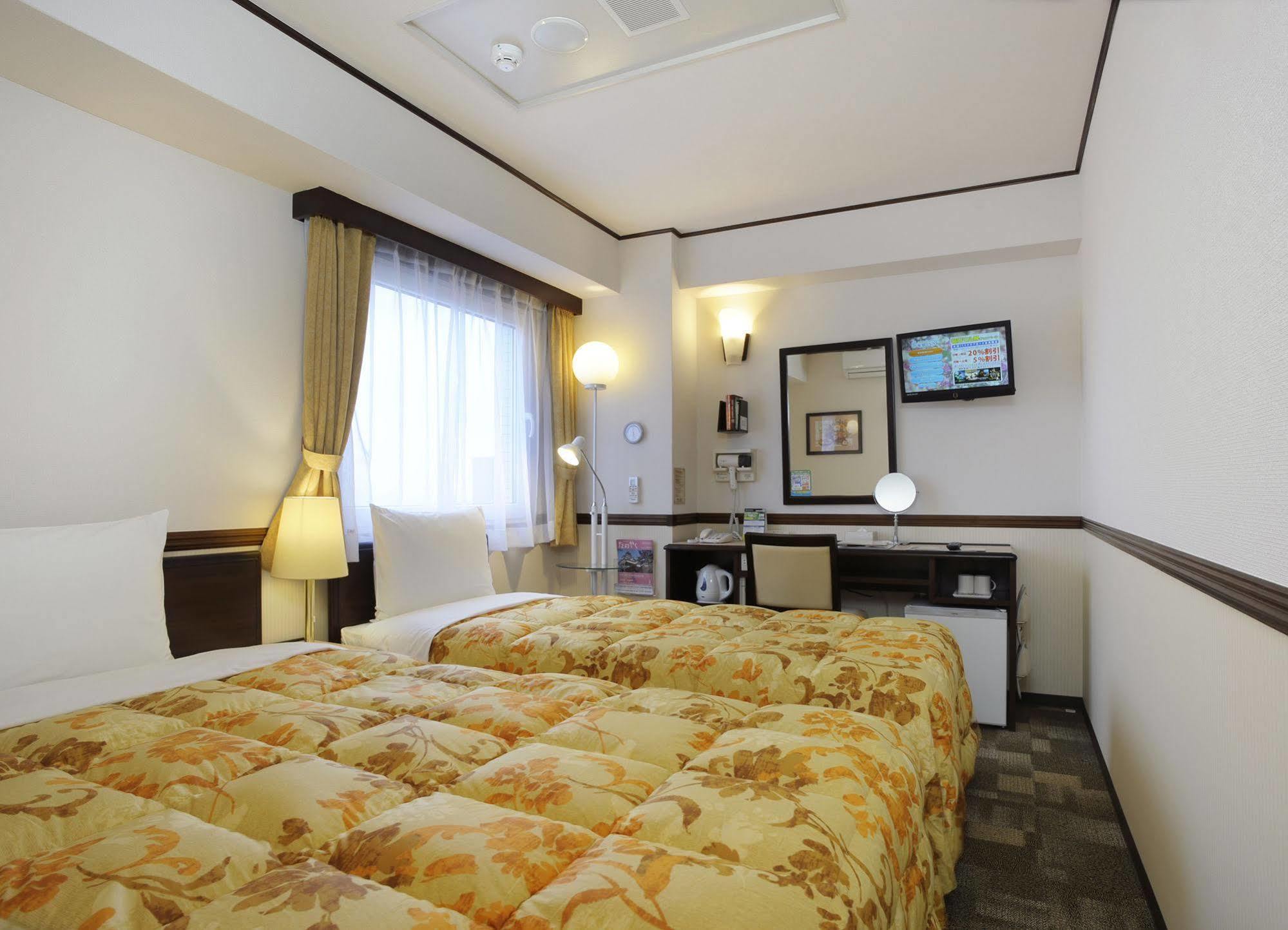 Toyoko Inn Shonan Hiratsuka Eki Kita Guchi No 2 מראה חיצוני תמונה