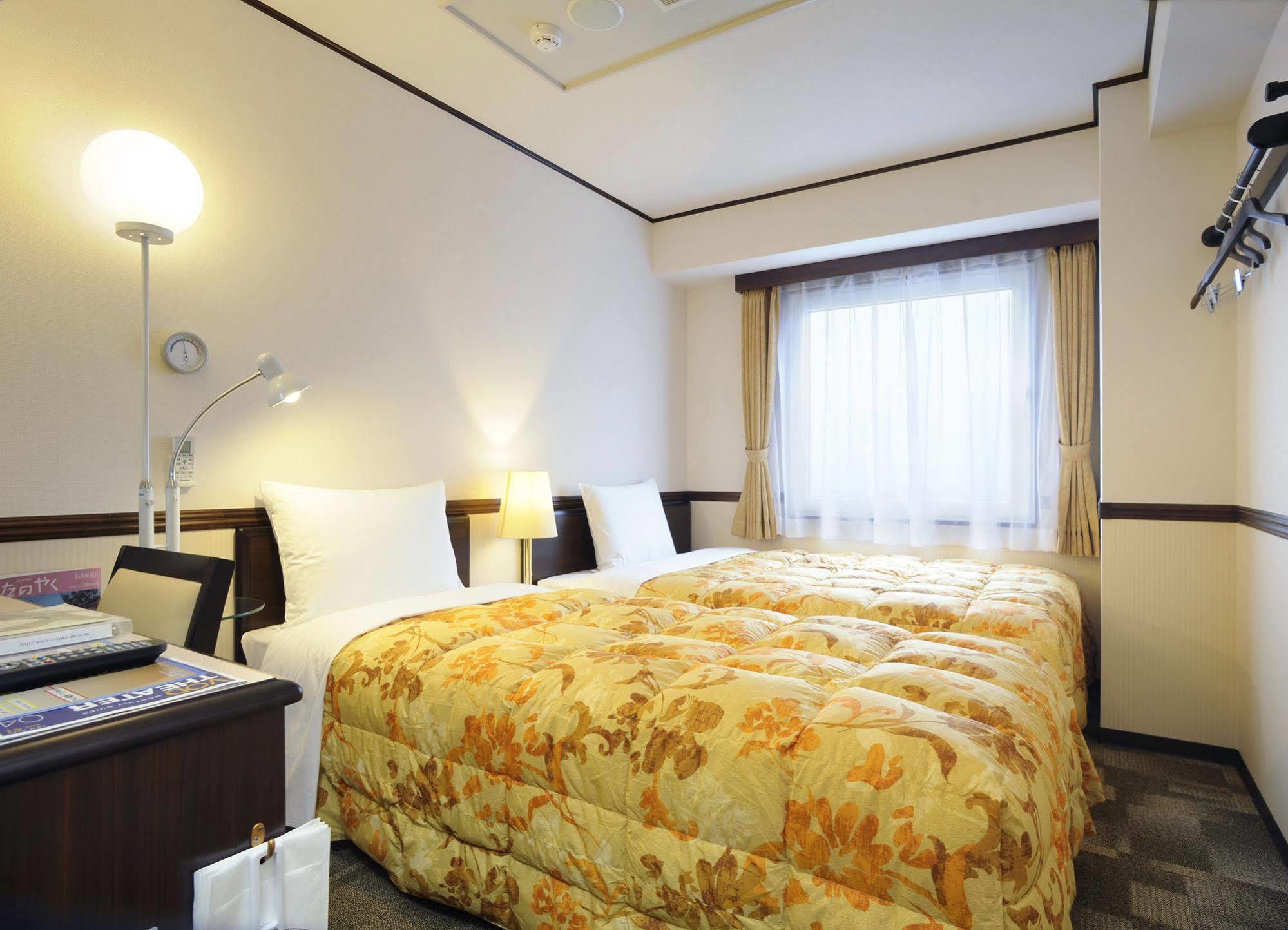 Toyoko Inn Shonan Hiratsuka Eki Kita Guchi No 2 מראה חיצוני תמונה