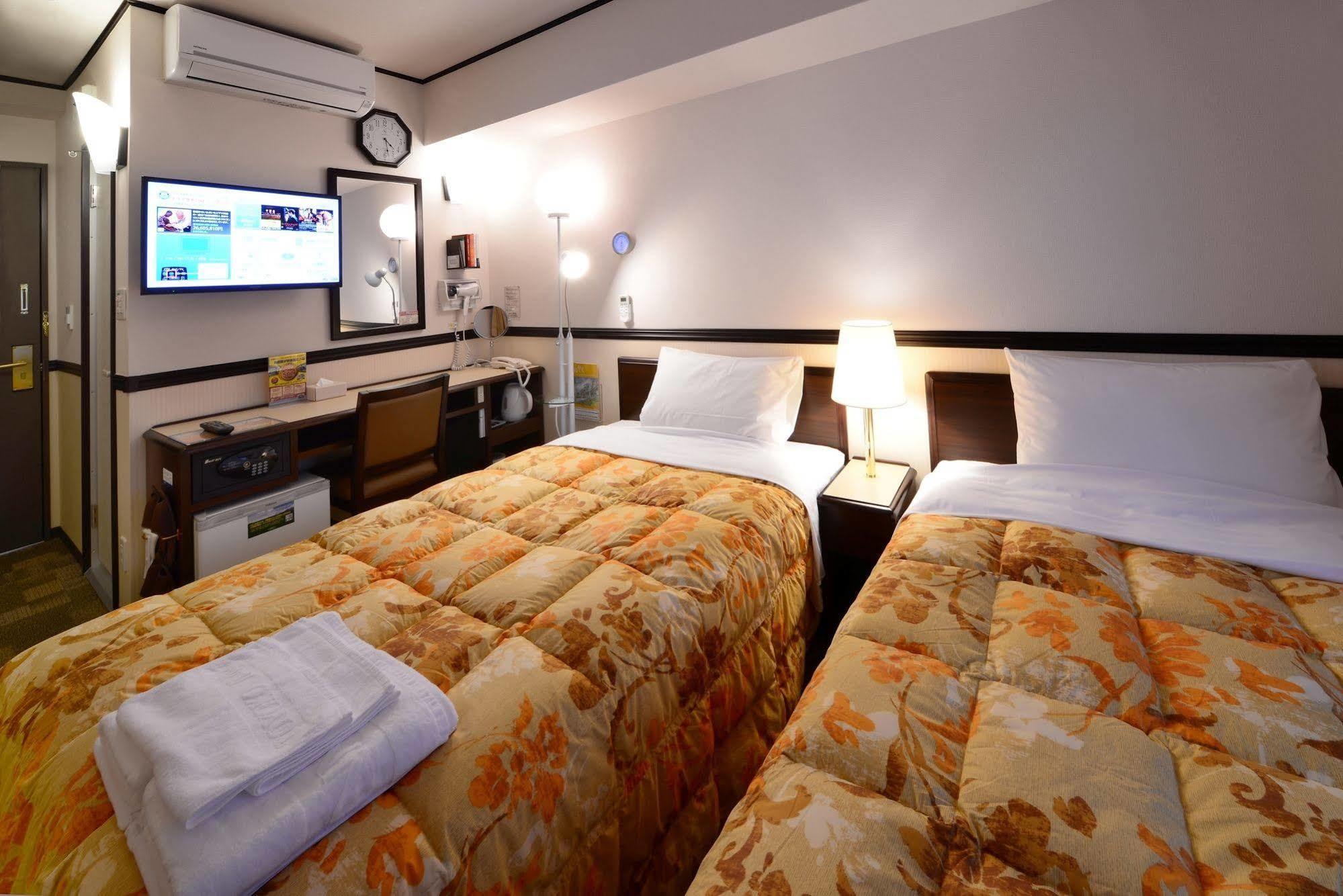 Toyoko Inn Shonan Hiratsuka Eki Kita Guchi No 2 מראה חיצוני תמונה