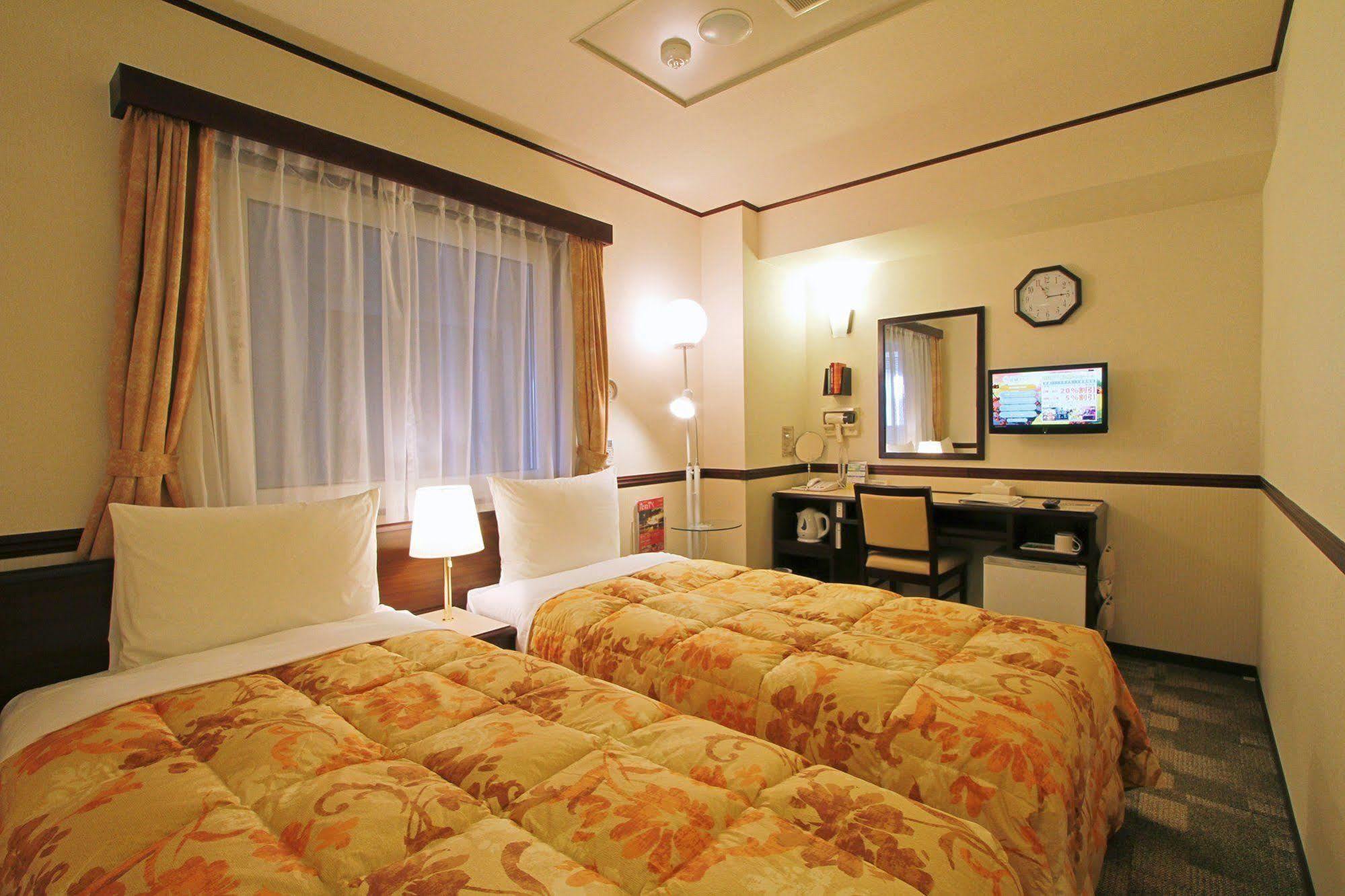 Toyoko Inn Shonan Hiratsuka Eki Kita Guchi No 2 מראה חיצוני תמונה